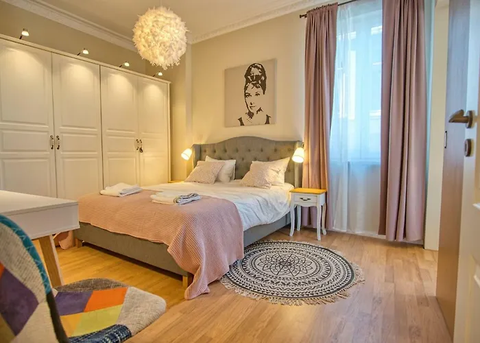 Apartment Audrey By Sofiaspot - Central, Metro To Airport